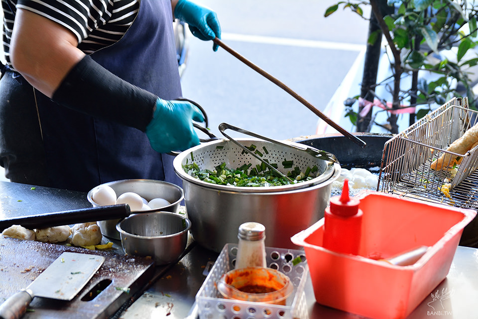 台北延三早餐-津津豆漿店好吃手工韭菜蛋餅-大橋頭站美食 TPI_8494