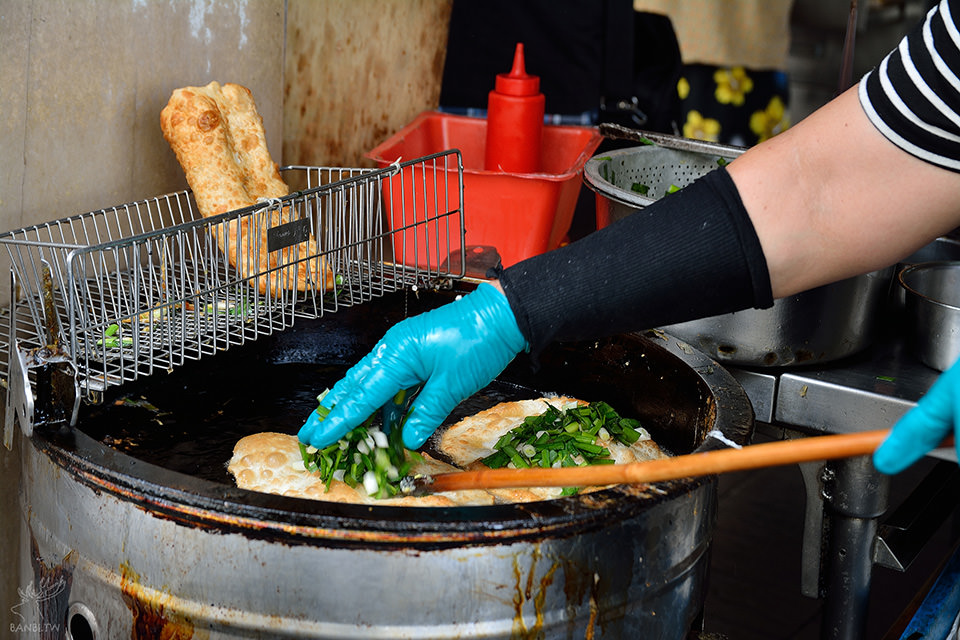 台北延三早餐-津津豆漿店好吃手工韭菜蛋餅-大橋頭站美食 TPI_8481