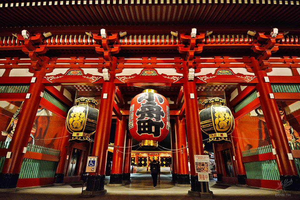 東京夜景:雷門淺草寺避開人潮越晚越美-附周邊散步點心- Banbi 斑比美食旅遊