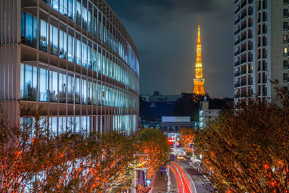 六本木新城與東京中城聖誕燈飾 美麗的東京鐵塔宇宙主題夜景 更新17燈飾時間 Banbi 斑比美食旅遊