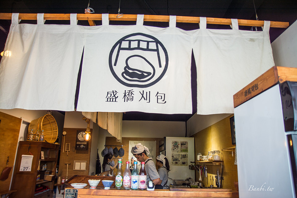 盛橋刈包-創意割包炸抹茶冰淇淋,東泉辣椒醬炒麵口味 台中車站美食