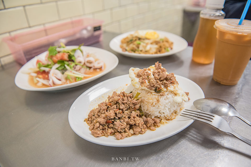 台北泰式料理推薦kanokwan 老麵攤 打拋豬肉飯 酒鬼炒泡麵 食尚玩家 松江南京美食 Banbi 斑比美食旅遊