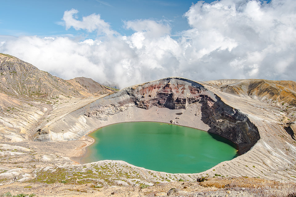 日本東北藏王御釜 萬年火山的魔法寶石淚 神秘綠火山湖 仙台 山形出發交通方式 自駕點 開放時間 Banbi 斑比美食旅遊