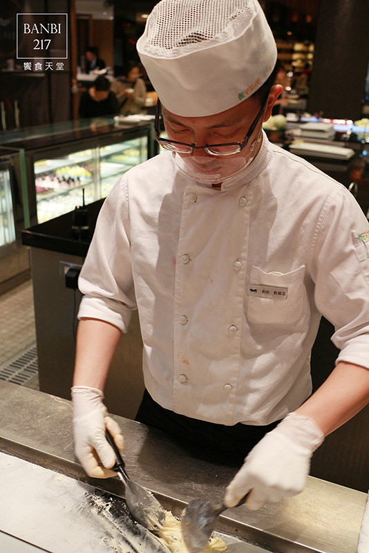 Banbi217 美食旅遊: 饗食天堂 自助餐吃到飽:日式料理,西式料理,中式料理,蛋糕,哈根達斯冰淇淋 (FE21遠東百貨,捷運板橋站)[邀約]