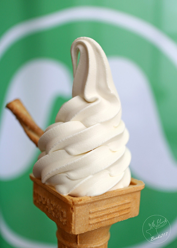 Banbi217 美食旅遊: 白鬍子霜淇淋,威士忌蜂蜜與大湖鮮草莓口味(台北東區美食,捷運忠孝敦化站)