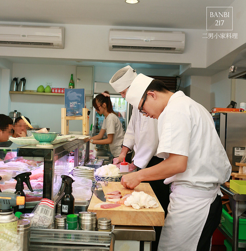 二男小家料理 平價且新鮮好吃的壽司丼飯,軍艦,握壽司,炙燒,生魚片:內有二男菜單價目表(中和環球周邊美食,日本料理)