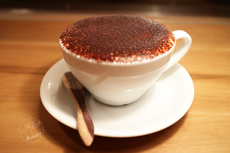 Banbi217 美食旅遊: [台北公館]Pica Pica Café 喜鵲咖啡(Picnic Cafe 野餐咖啡二店)-焦糖肉桂捲(捷運台電大樓站)