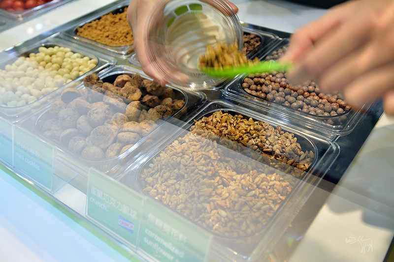 自己選料的西班牙Llaollao 優格冰淇淋:台北信義區華納威秀美食,捷運市政府站101世貿站