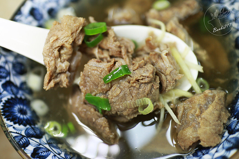 Banbi217 美食旅遊: [台北橋延三觀光夜市小吃美食]牛爺爺生炒沙茶牛肉店,全牛料理、原汁半筋半肉牛肉湯、牛肉炒飯(捷運大橋頭站、大同區)