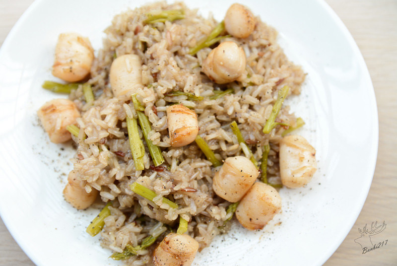 [在家宴客派對料理]洋流市集生鮮宅配、英式炸魚薯條、煎牛小排、義式香草煎母香魚、干貝蘆筍燉飯、煎鮑魚佐莎莎醬食譜做法(邀約):Banbi217 美食旅遊