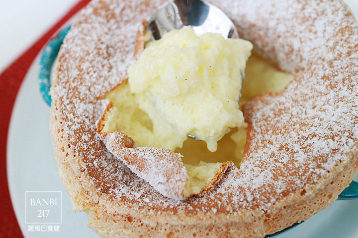 anbi217 美食旅遊: 麗緻巴賽麗 Brasserie Liz 法式甜點草莓千層派,熱酥芙蕾,下午茶,景觀餐廳(台北Sogo復興店)[捷運忠孝復興站][大安區]