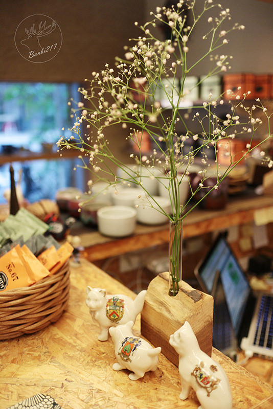 Banbi217 美食旅遊: 巢 nido:起司揹著起司蛋糕,拿鐵咖啡(台北信義區,捷運市政府站,下午茶甜點)