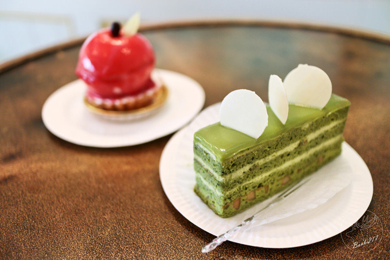 Banbi217 美食旅遊: 台中美食。月之戀人 Moon Lovers 日法洋菓子甜點,客製化訂結婚喜餅、彌月蛋糕到店及宅配試吃,可愛兔子草莓鮮奶油蛋糕,神保蛋糕捲(邀約)