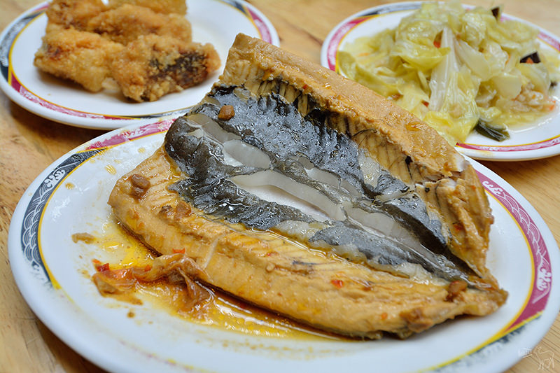 北投排隊宵夜:台南滷三塊五花肉飯,虱目魚肚,魚鬆滷肉飯,捷運石牌站