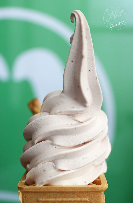 Banbi217 美食旅遊: 白鬍子霜淇淋,威士忌蜂蜜與大湖鮮草莓口味(台北東區美食,捷運忠孝敦化站)