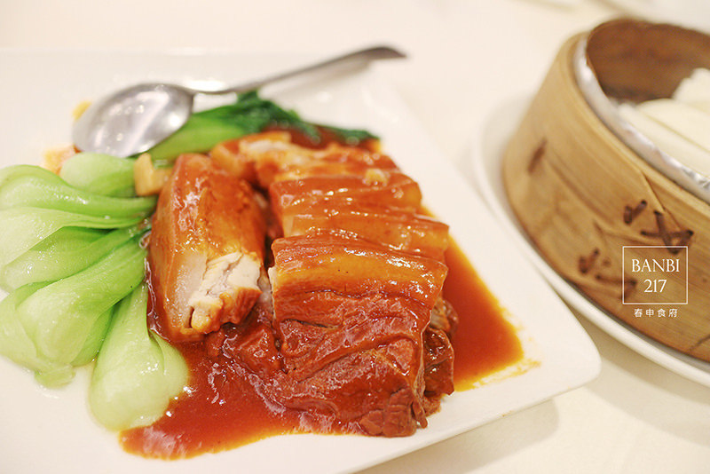 Banbi217 美食旅遊: 春申食府 上海桌菜,婚宴會館,乳腐扣肉,北京烤鴨三吃 (東區,捷運忠孝敦化站美食餐廳)