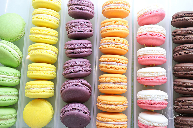 Banbi217 美食旅遊: 台中美食。月之戀人 Moon Lovers 日法洋菓子甜點,客製化訂結婚喜餅、彌月蛋糕到店及宅配試吃,可愛兔子草莓鮮奶油蛋糕,神保蛋糕捲(邀約)