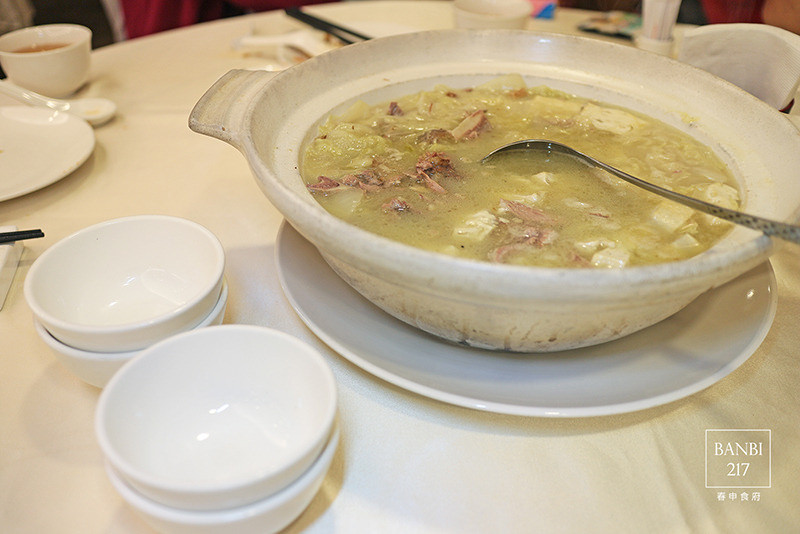 Banbi217 美食旅遊: 春申食府 上海桌菜,婚宴會館,乳腐扣肉,北京烤鴨三吃 (東區,捷運忠孝敦化站美食餐廳)