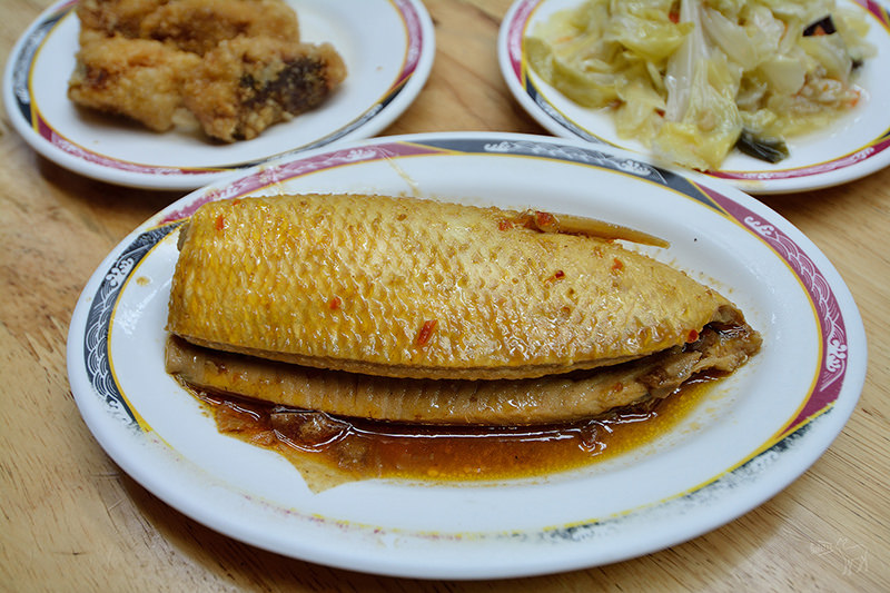 北投排隊宵夜:台南滷三塊五花肉飯,虱目魚肚,魚鬆滷肉飯,捷運石牌站