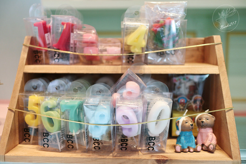 Banbi217 美食旅遊: 台中美食。月之戀人 Moon Lovers 日法洋菓子甜點,客製化訂結婚喜餅、彌月蛋糕到店及宅配試吃,可愛兔子草莓鮮奶油蛋糕,神保蛋糕捲(邀約)