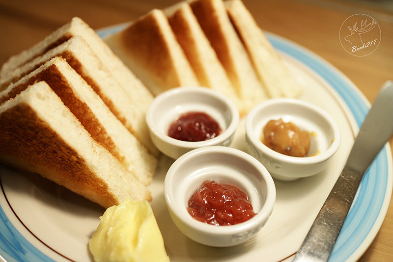 Banbi217 美食旅遊: [台北公館]Pica Pica Café 喜鵲咖啡(Picnic Cafe 野餐咖啡二店)-焦糖肉桂捲(捷運台電大樓站)