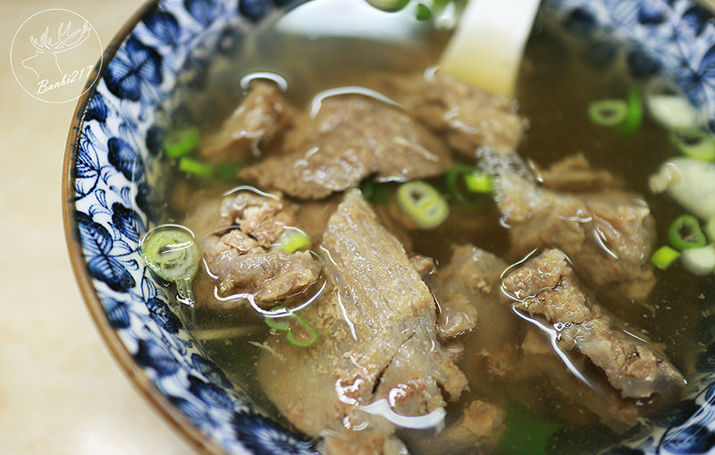 Banbi217 美食旅遊: [台北橋延三觀光夜市小吃美食]牛爺爺生炒沙茶牛肉店,全牛料理、原汁半筋半肉牛肉湯、牛肉炒飯(捷運大橋頭站、大同區)