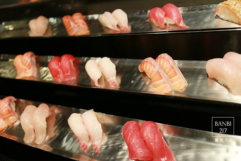 Banbi217 美食旅遊: 饗食天堂 自助餐吃到飽:日式料理,西式料理,中式料理,蛋糕,哈根達斯冰淇淋 (FE21遠東百貨,捷運板橋站)[邀約]