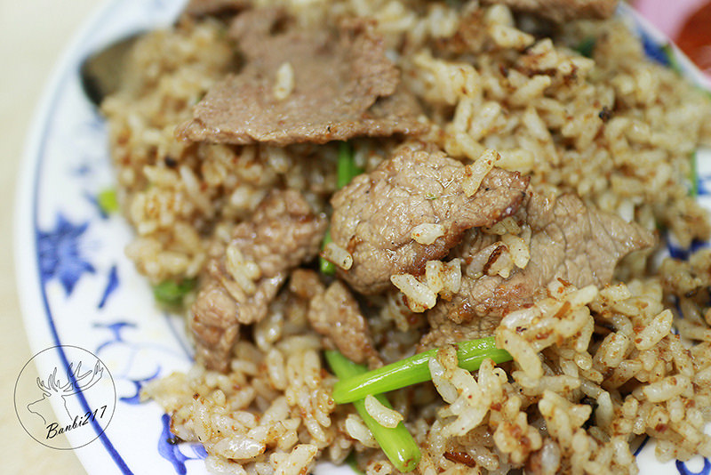 Banbi217 美食旅遊: [台北橋延三觀光夜市小吃美食]牛爺爺生炒沙茶牛肉店,全牛料理、原汁半筋半肉牛肉湯、牛肉炒飯(捷運大橋頭站、大同區)