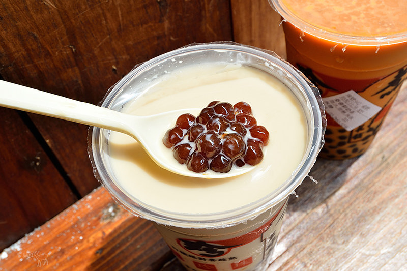 士林夜市美食-珍煮丹黑糖飲品專賣:好香的黑糖珍珠鮮奶與泰式奶茶加珍珠,捷運劍潭站