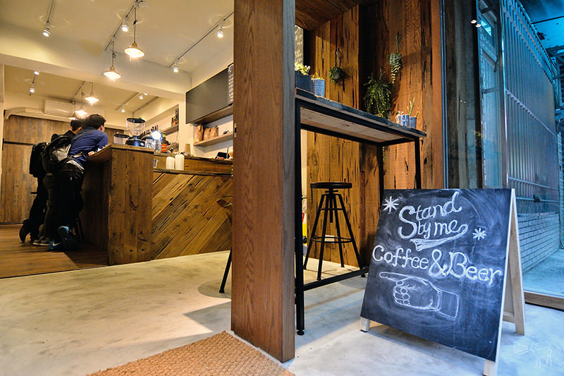Coffee Stand by me 吸引目光的咖啡啤酒小店,台北赤峰街捷運松山淡水線中山站美食