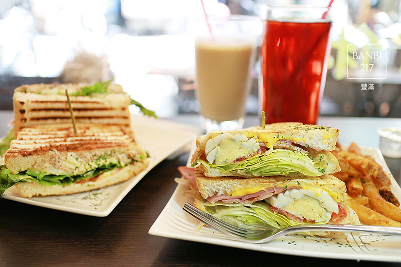 Banbi217 美食旅遊: 豐滿咖啡早午餐 好吃平價的三明治吐司與輕食brunch(板橋美食,捷運新埔站)