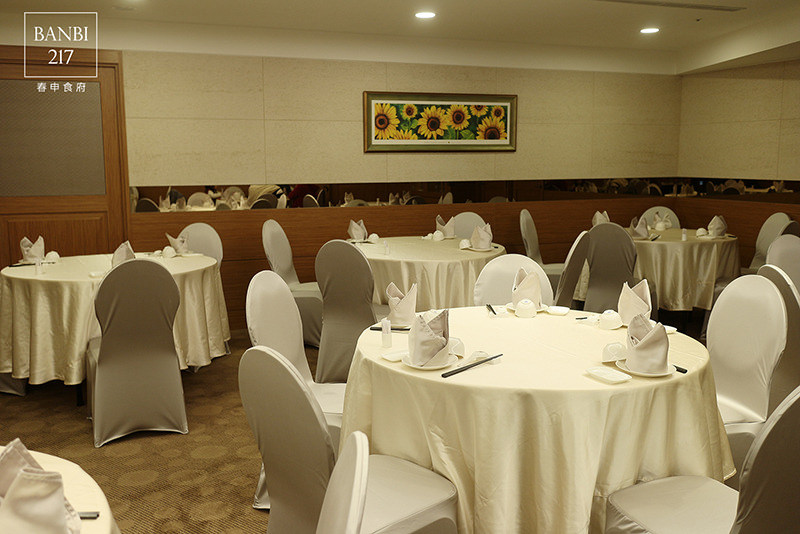 Banbi217 美食旅遊: 春申食府 上海桌菜,婚宴會館,乳腐扣肉,北京烤鴨三吃 (東區,捷運忠孝敦化站美食餐廳)