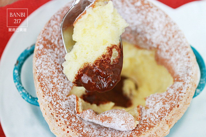 Banbi217 美食旅遊: 麗緻巴賽麗 Brasserie Liz 法式甜點草莓千層派,熱酥芙蕾,下午茶,景觀餐廳(台北Sogo復興店)[捷運忠孝復興站][大安區]