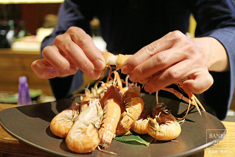 Banbi217 美食旅遊: [台北東區]微風建一食堂:無菜單日式料理、生魚片、握壽司、串燒(邀約)(捷運忠孝復興站)