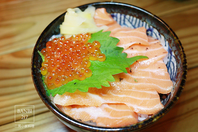 Banbi217 美食旅遊: 二男小家料理 星鰻魚丼飯 鮭魚卵親子丼 握壽司 平價日本料理 (中和 板橋 環球購物美食)