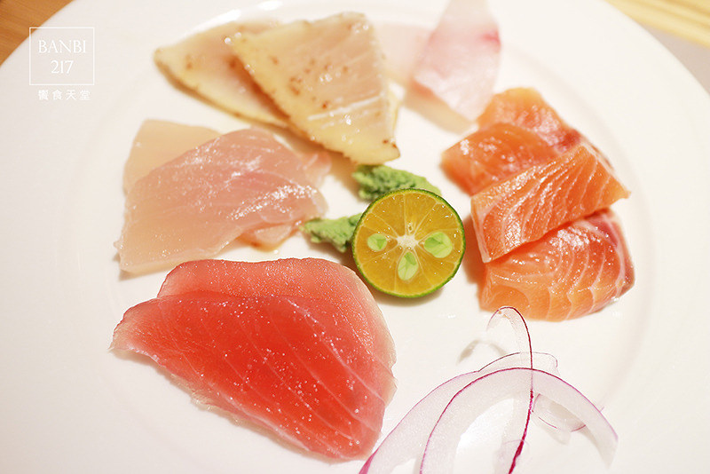 Banbi217 美食旅遊: 饗食天堂 自助餐吃到飽:日式料理,西式料理,中式料理,蛋糕,哈根達斯冰淇淋 (FE21遠東百貨,捷運板橋站)[邀約]