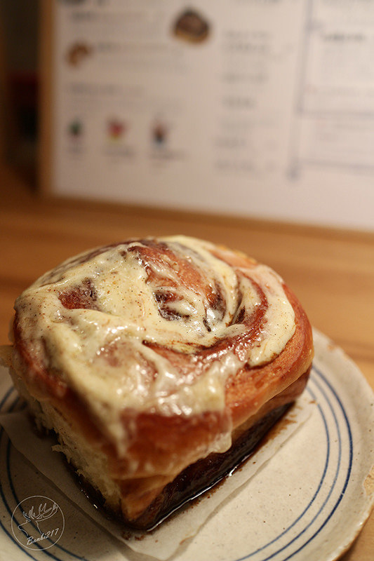 Banbi217 美食旅遊: [台北公館]Pica Pica Café 喜鵲咖啡(Picnic Cafe 野餐咖啡二店)-焦糖肉桂捲(捷運台電大樓站)