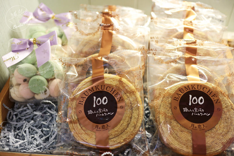 Banbi217 美食旅遊: 台中美食。月之戀人 Moon Lovers 日法洋菓子甜點,客製化訂結婚喜餅、彌月蛋糕到店及宅配試吃,可愛兔子草莓鮮奶油蛋糕,神保蛋糕捲(邀約)