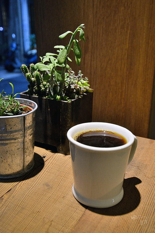 Coffee Stand by me 吸引目光的咖啡啤酒小店,台北赤峰街捷運松山淡水線中山站美食