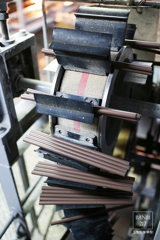 Banbi217 美食旅遊: 玉兔鉛筆學校:宜蘭一日輕旅行 觀光工廠參觀鉛筆製作與鉛筆彩繪DIY(宜蘭玩學院)[邀約]