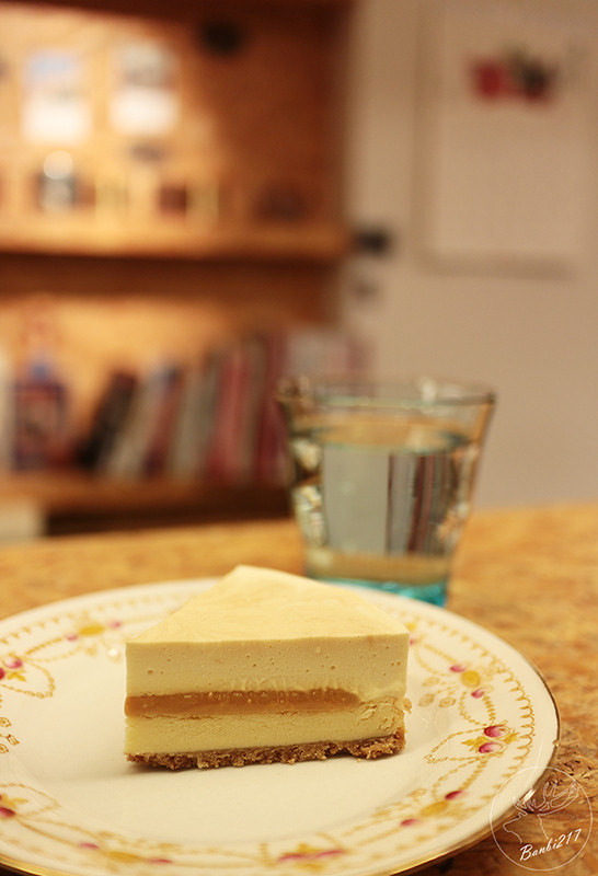 Banbi217 美食旅遊: 巢 nido:起司揹著起司蛋糕,拿鐵咖啡(台北信義區,捷運市政府站,下午茶甜點)