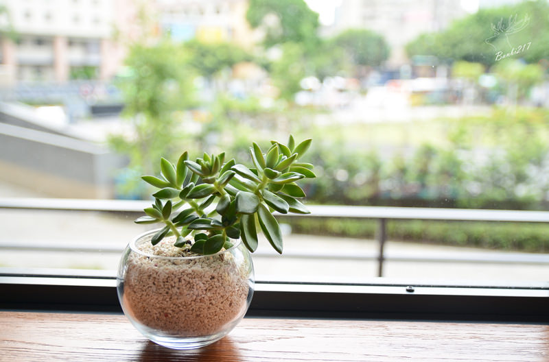 中山站.大同區美食:日子咖啡二店nichi nichi +park,公園美景的不限時咖啡館與下午茶甜點推薦(也靠近捷運台北車站與雙連站) @ Banbi217 美食旅遊 痞客邦 PIXNET DSC_5802-1.jpg