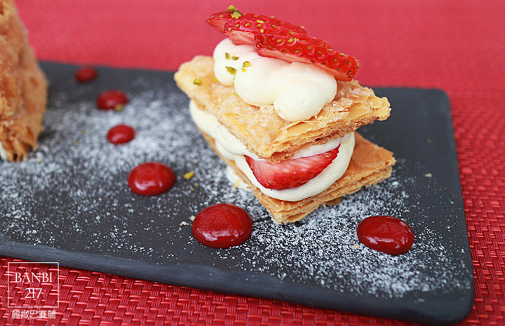 anbi217 美食旅遊: 麗緻巴賽麗 Brasserie Liz 法式甜點草莓千層派,熱酥芙蕾,下午茶,景觀餐廳(台北Sogo復興店)[捷運忠孝復興站][大安區]