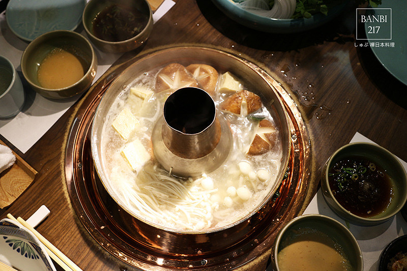 Banbi217 美食旅遊: しゃぶ禪日本料理 澳洲和牛肉壽喜燒,日本酵母豬肉日式涮涮鍋,生魚片(天母大葉高島屋美食,捷運芝山站轉免費接駁車)