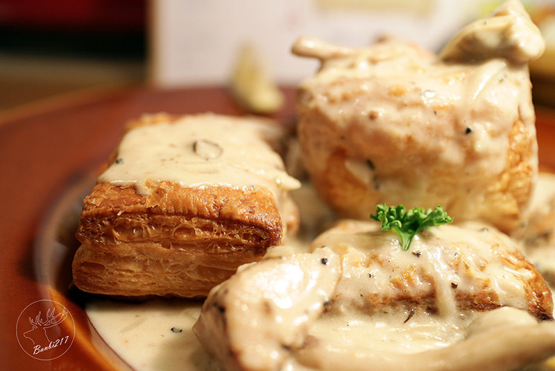 Banbi217 美食旅遊: [台北公館]Pica Pica Café 喜鵲咖啡(Picnic Cafe 野餐咖啡二店)-焦糖肉桂捲(捷運台電大樓站)